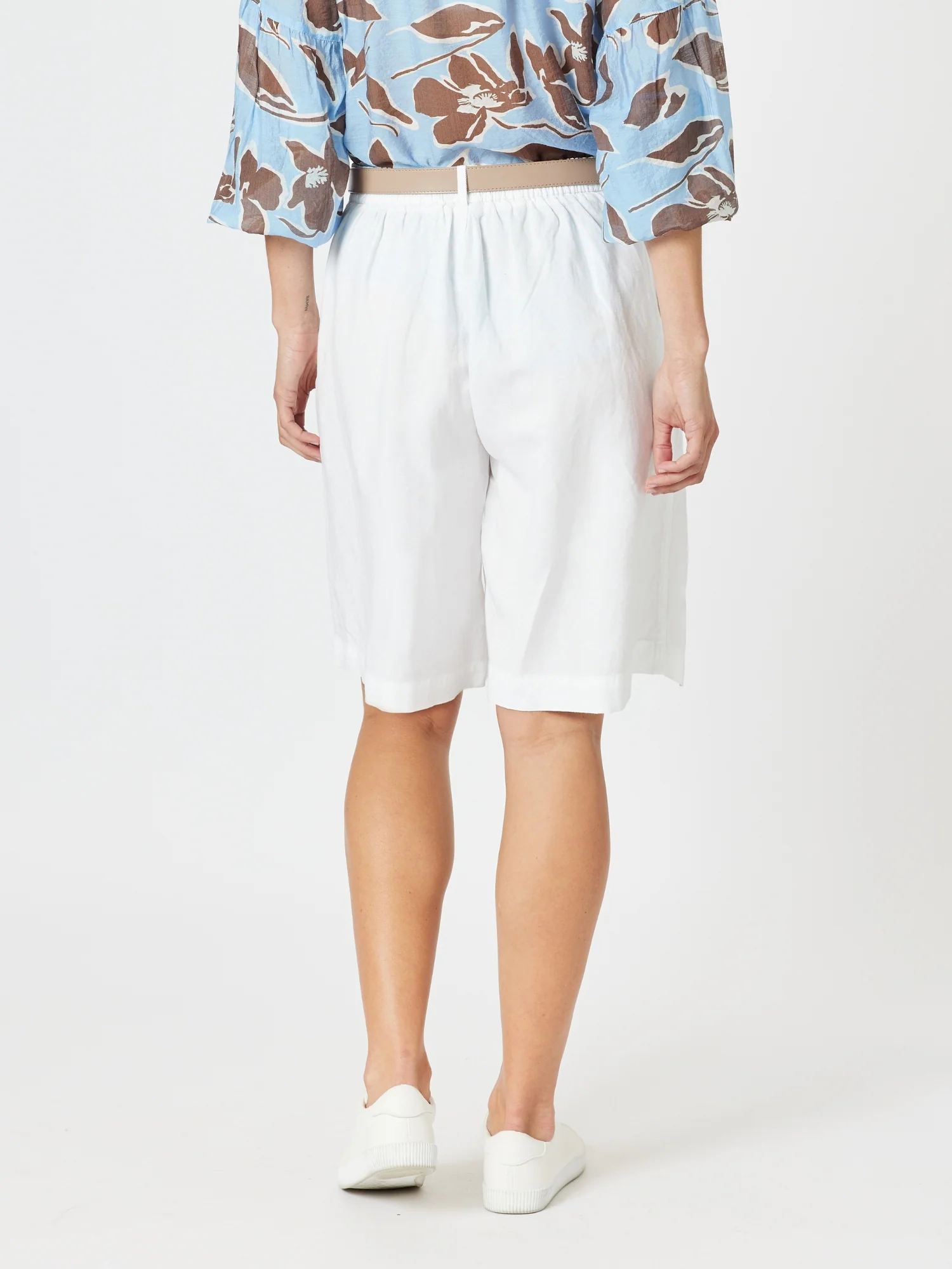 The Lino Short - White