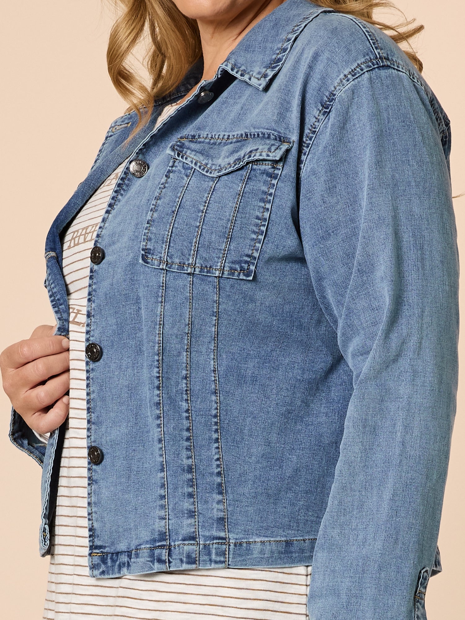 Retro Denim Jacket - Washed Denim