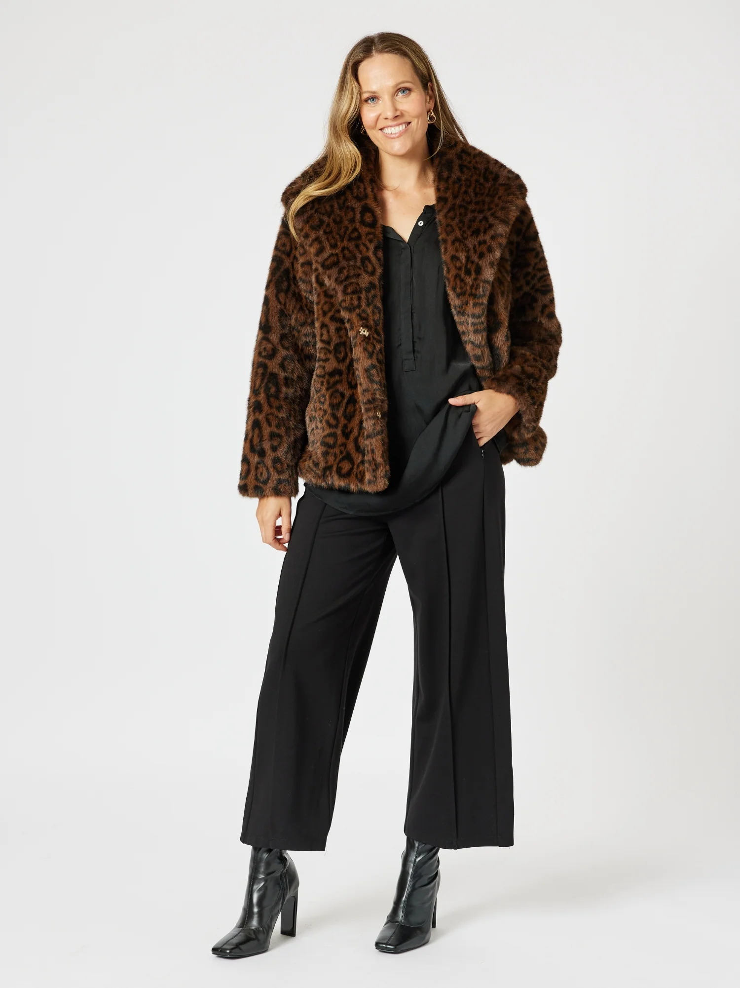 Vienna Luxe Nehru Top - Black