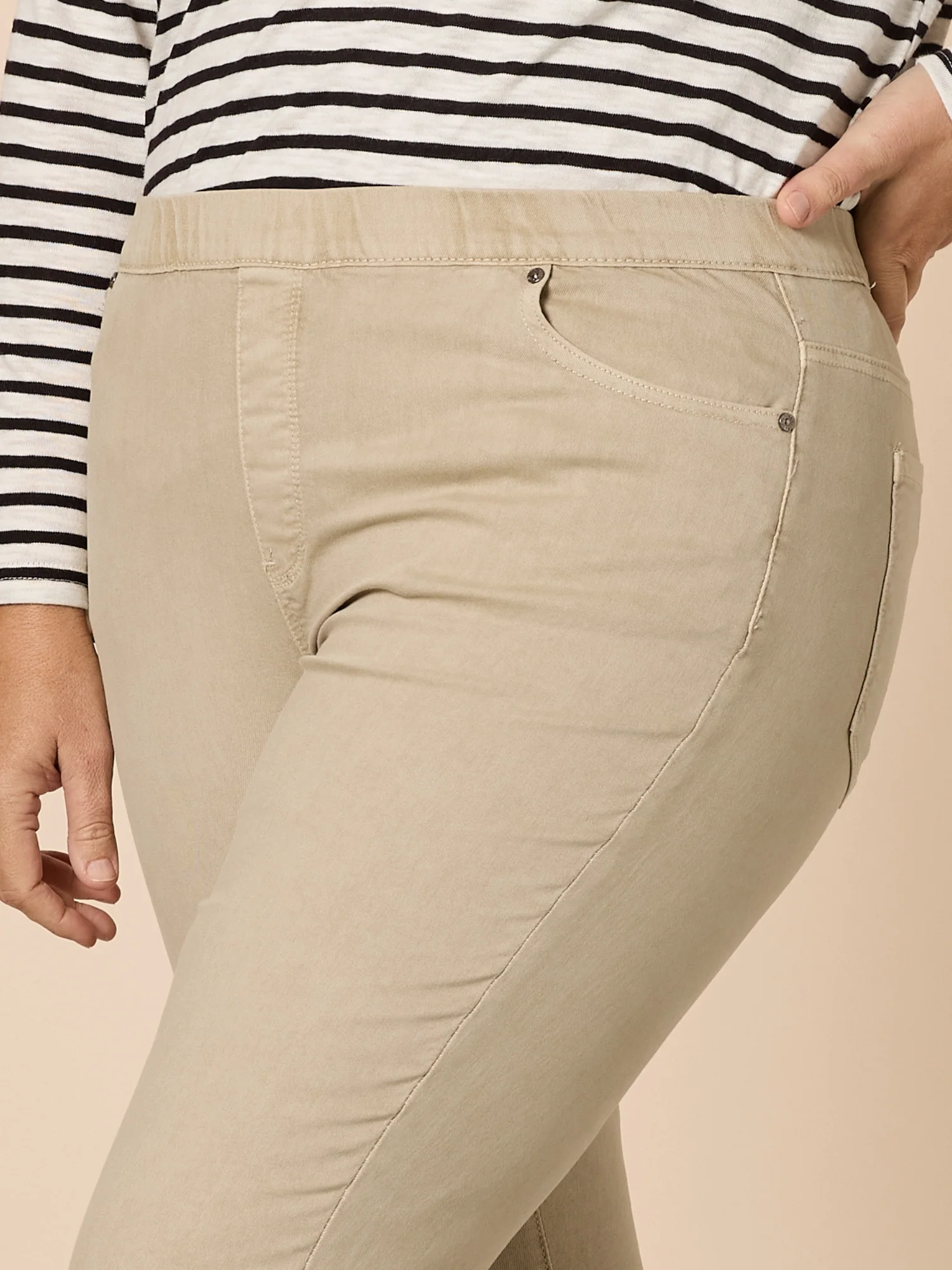 Chicago Slim Leg Jean - Natural