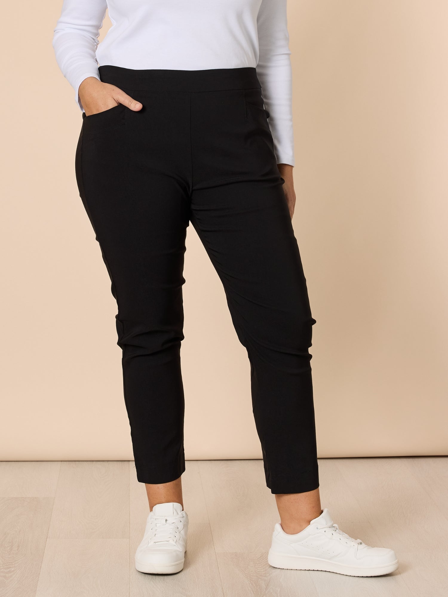 Harbour Slim Leg Pant - Black