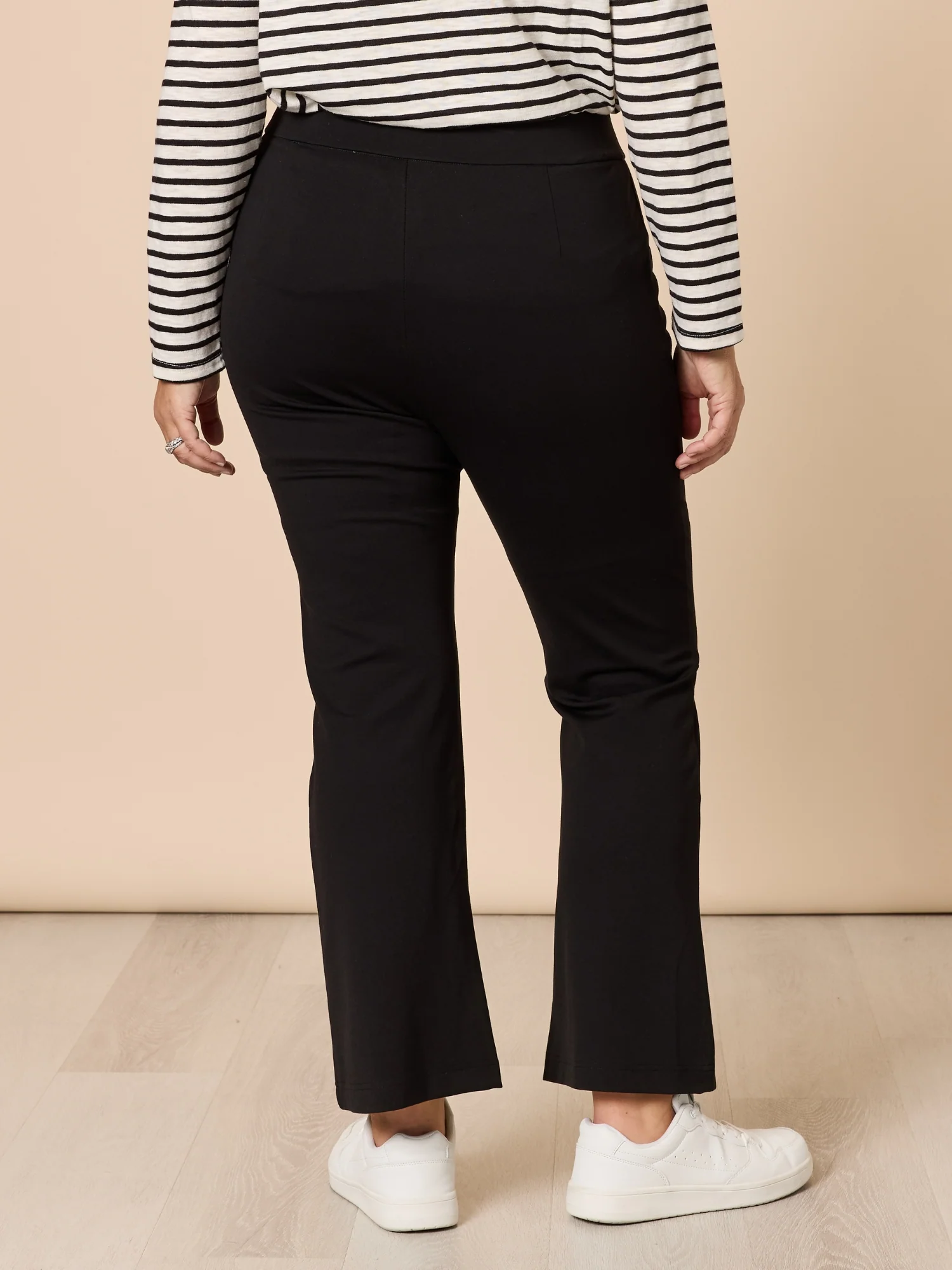Carla Flare Pant - Black