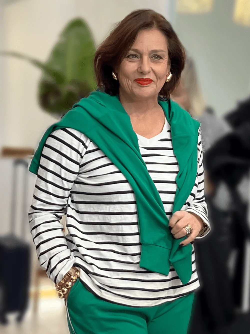 V-Neck Stripe T-Shirt - White/Black