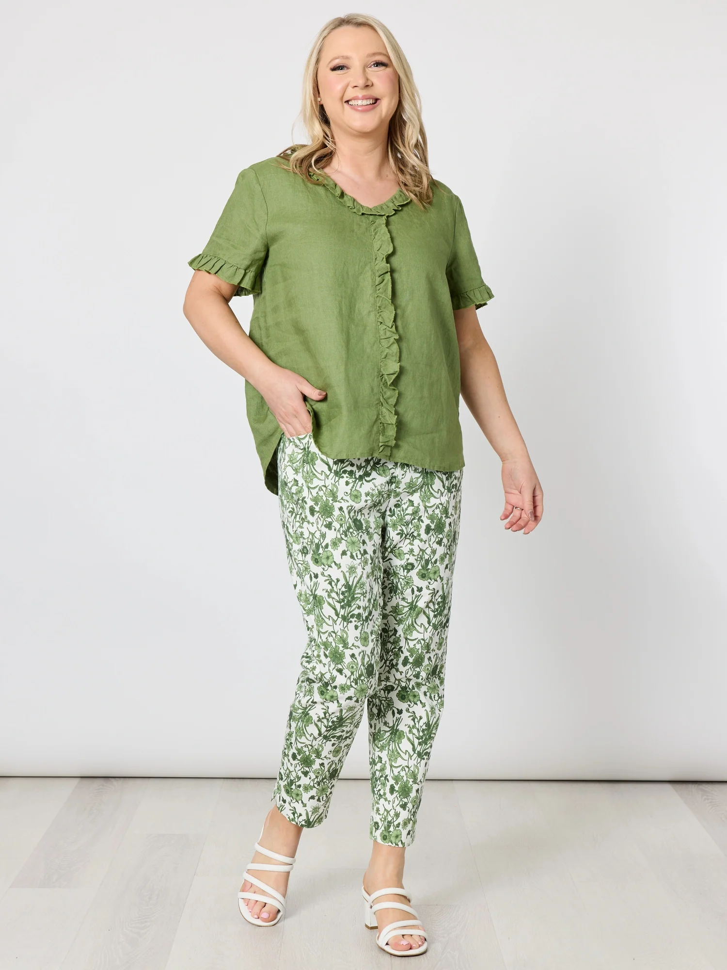 Alexandria Floral Print Pant - Basil White