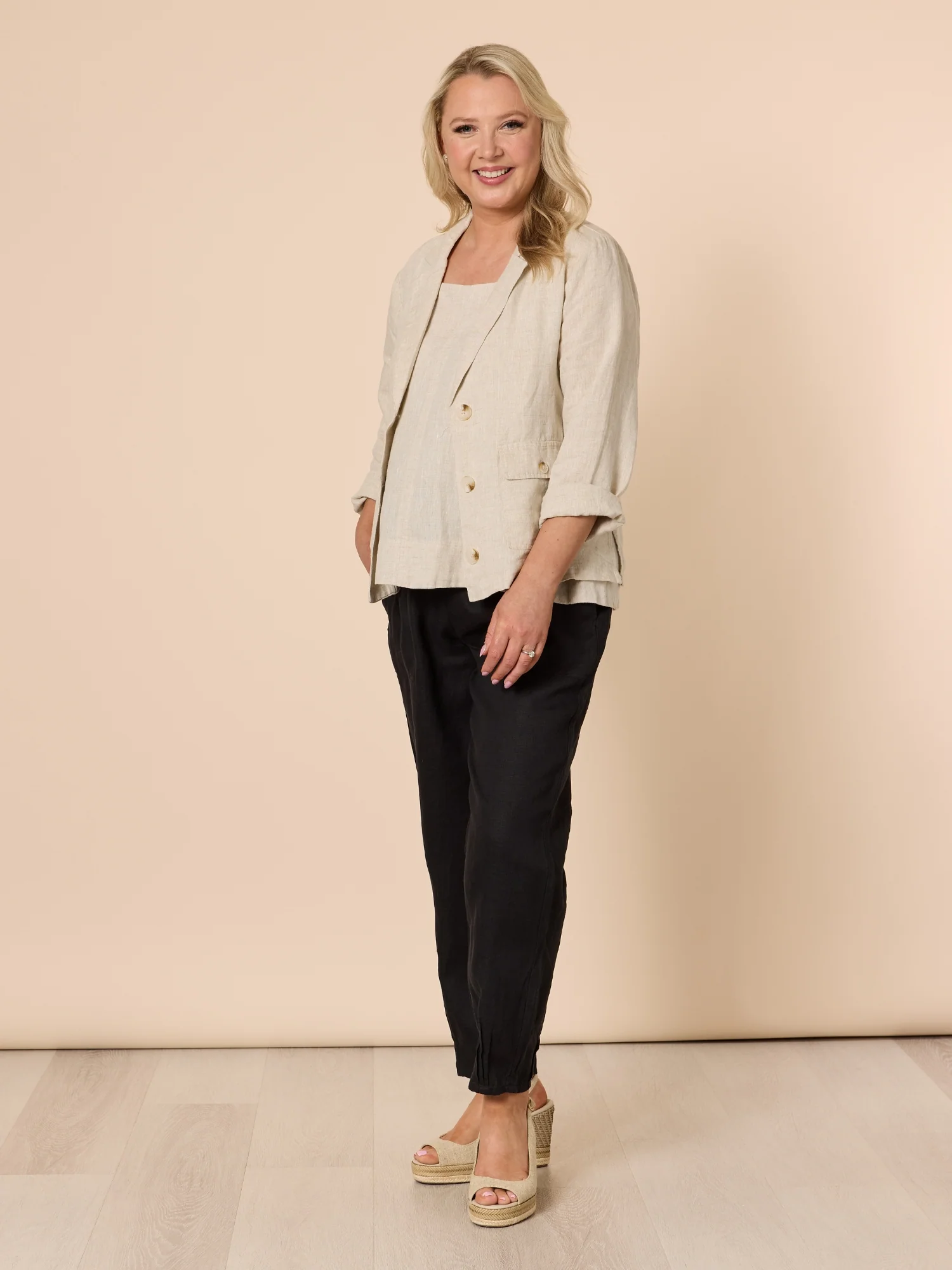 Danielle Linen Cropped Blazer - Natural