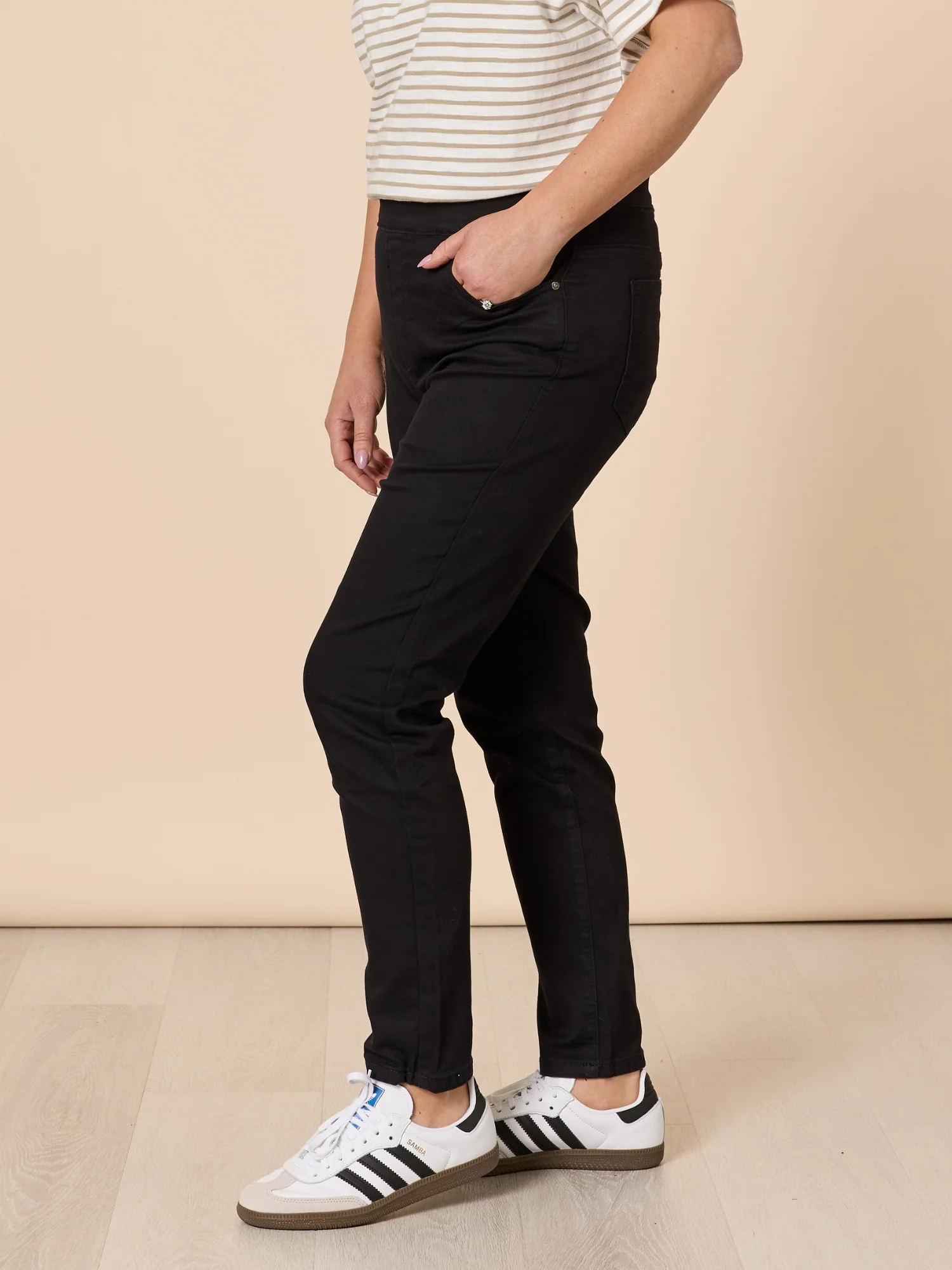 Chicago Slim Leg Jean - Black