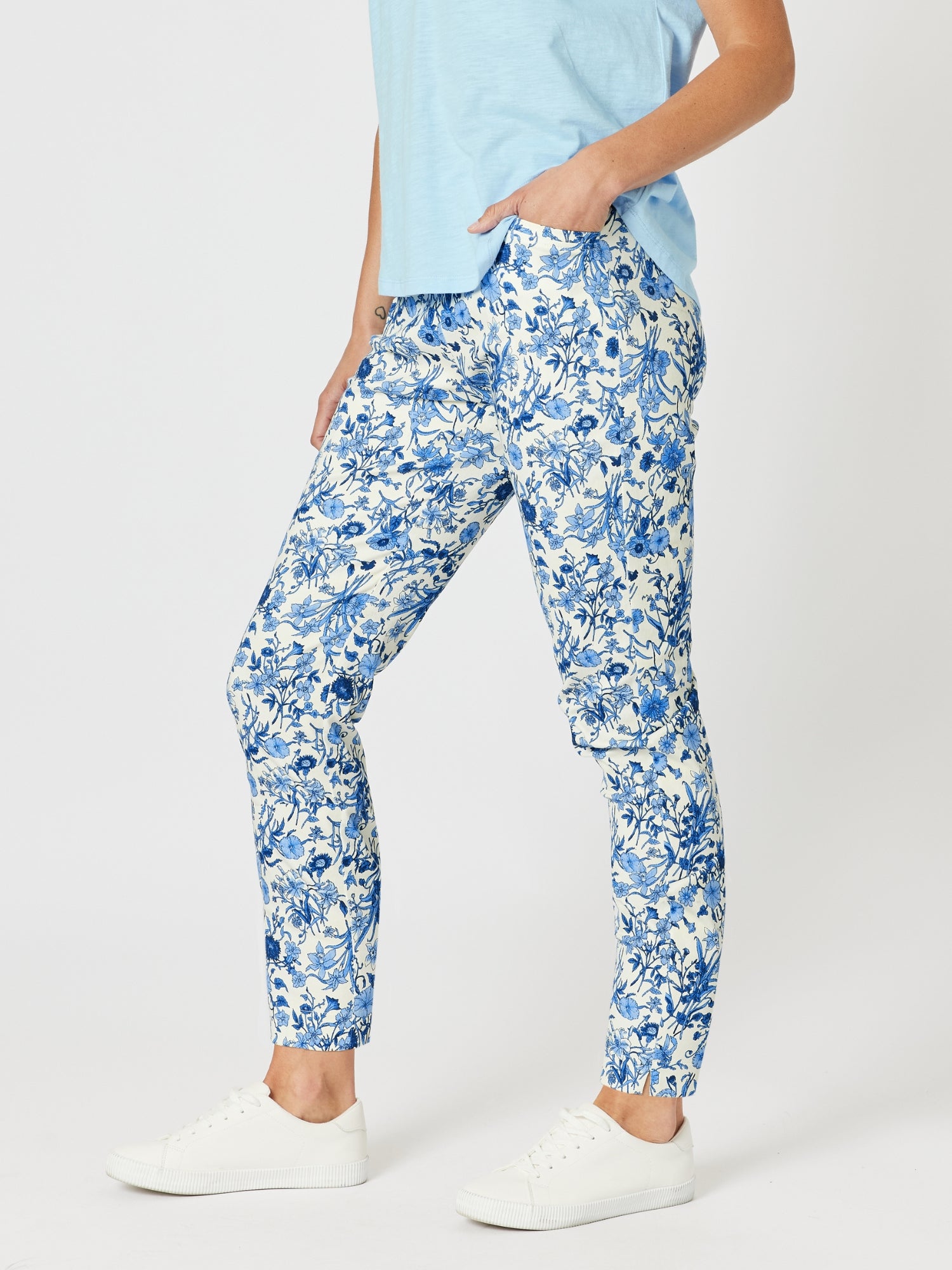 Alexandria Floral Print Pant - Blue/White