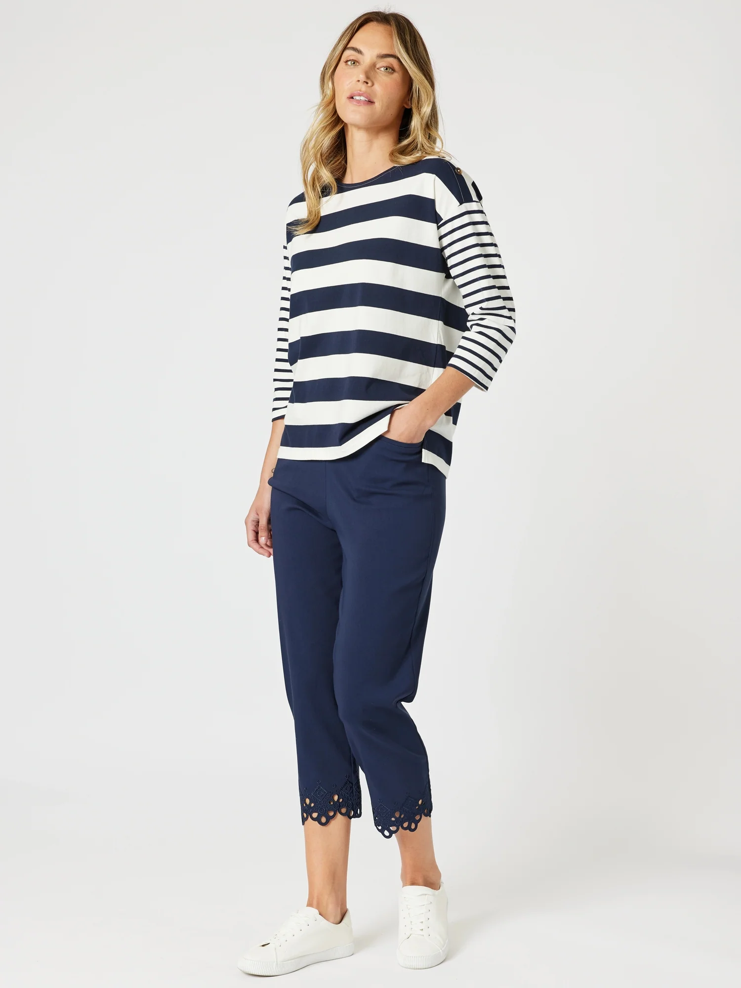 Fleur Embroidered Pant - Navy