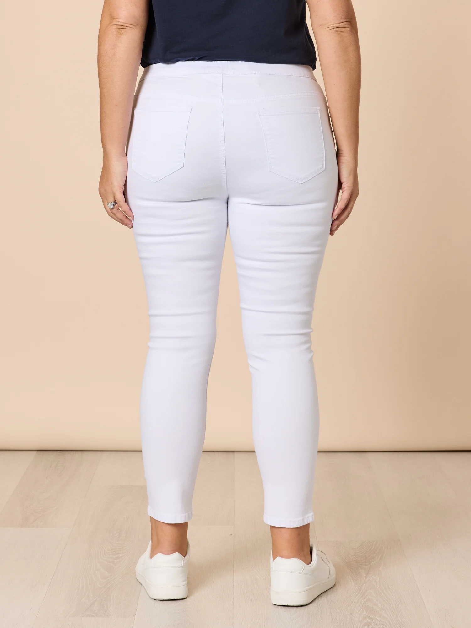 LA Distressed Pull On Stretch Denim Jean - White