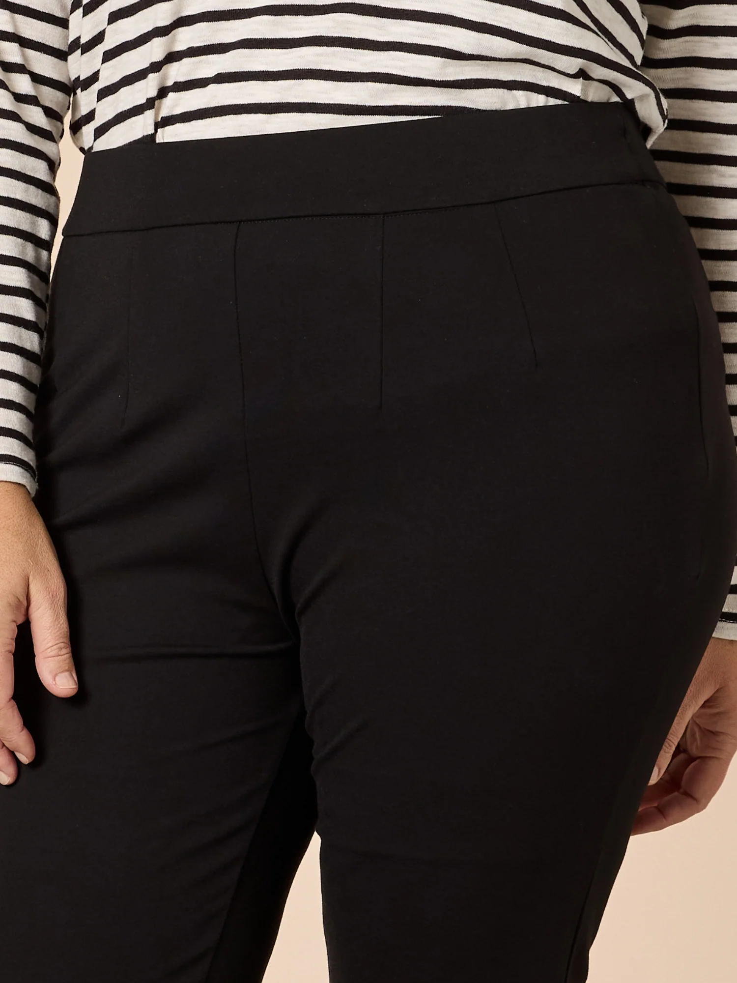 Carla Flare Pant - Black