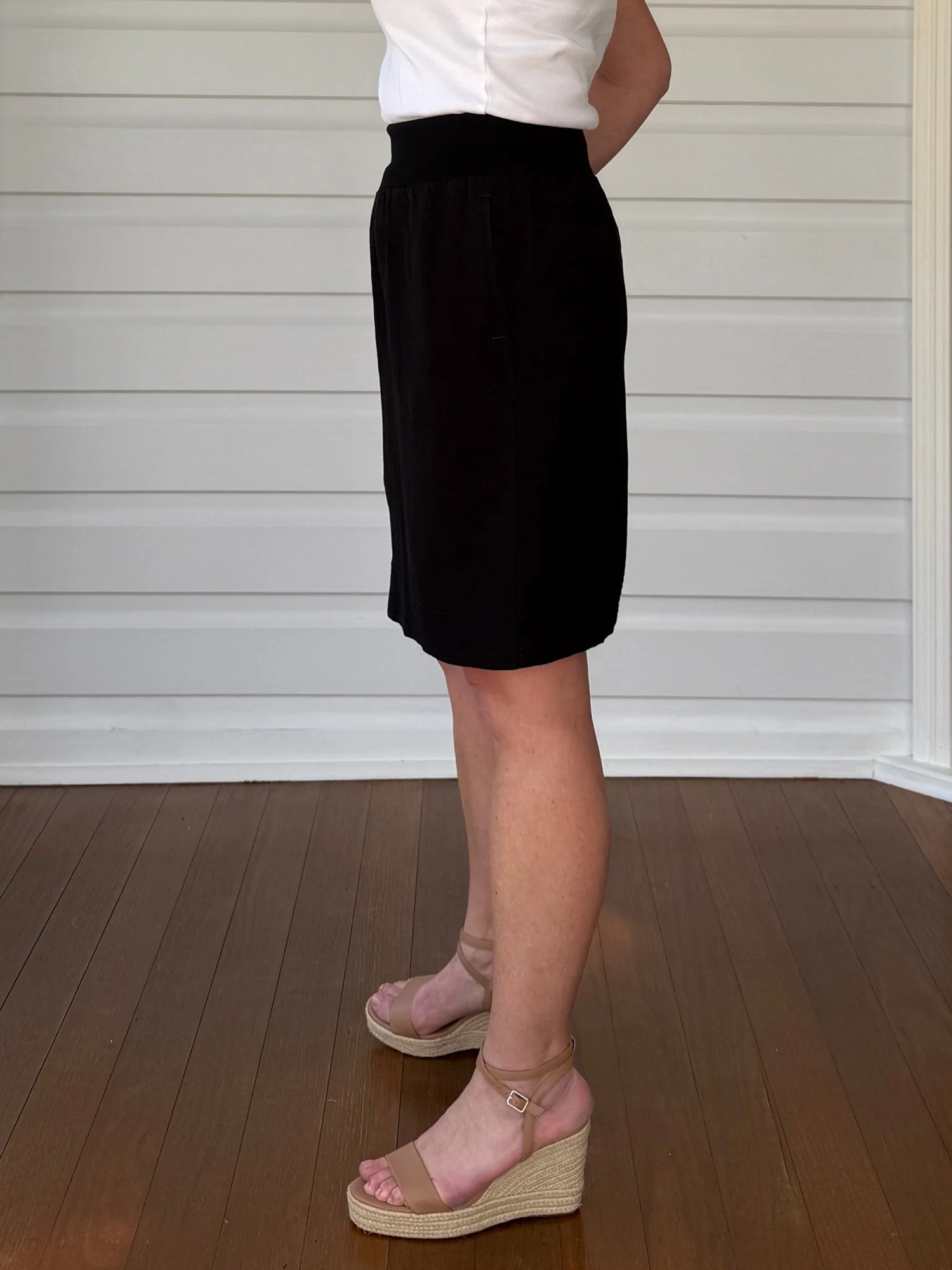 Lino Stitch Hem Detail Skirt - Black