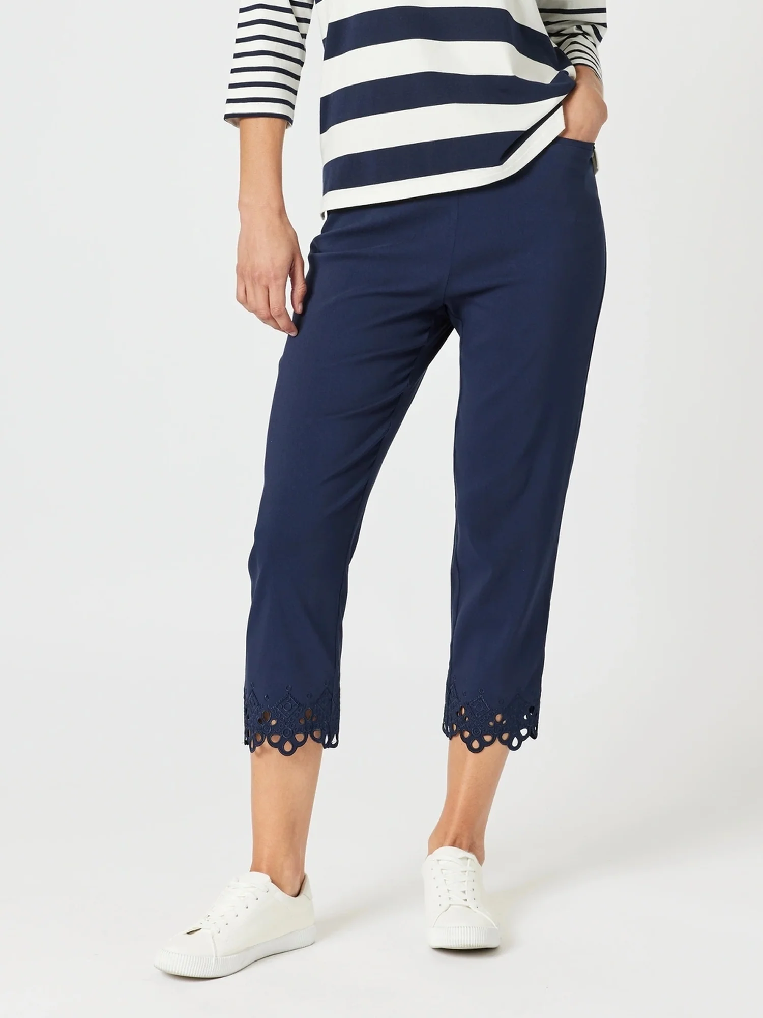Fleur Embroidered Pant - Navy