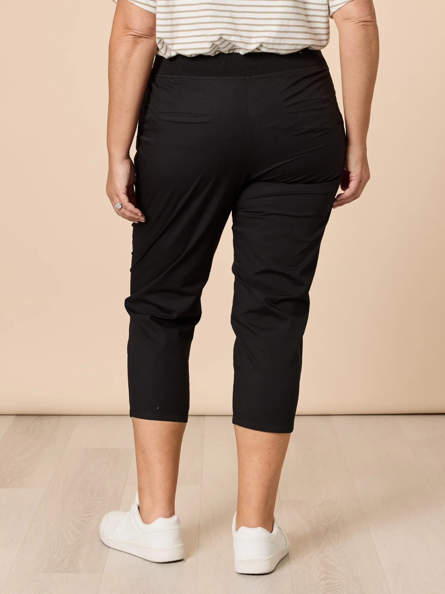 Santorini Cotton Capri Pant - Black