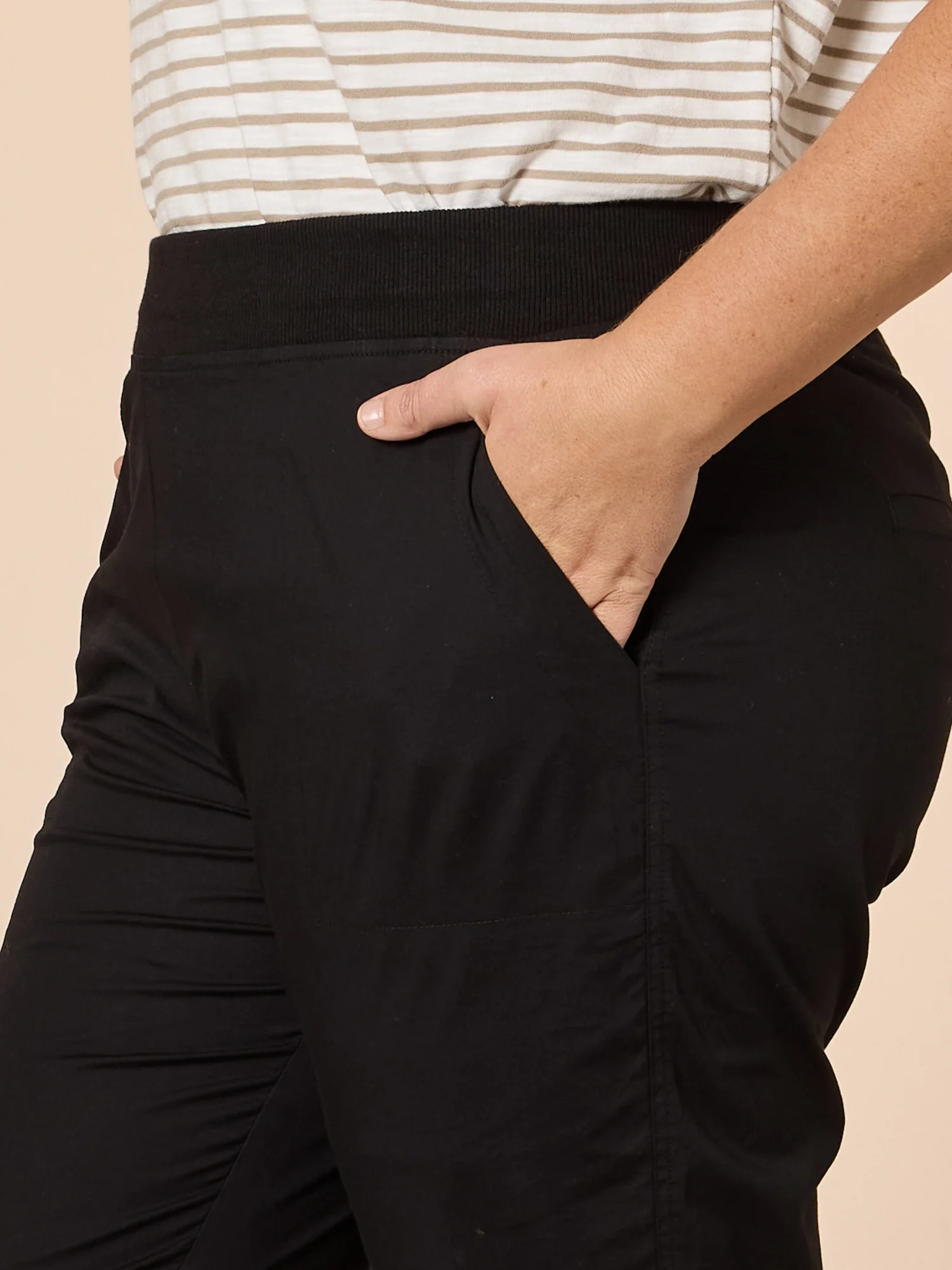 Santorini Cotton Capri Pant - Black