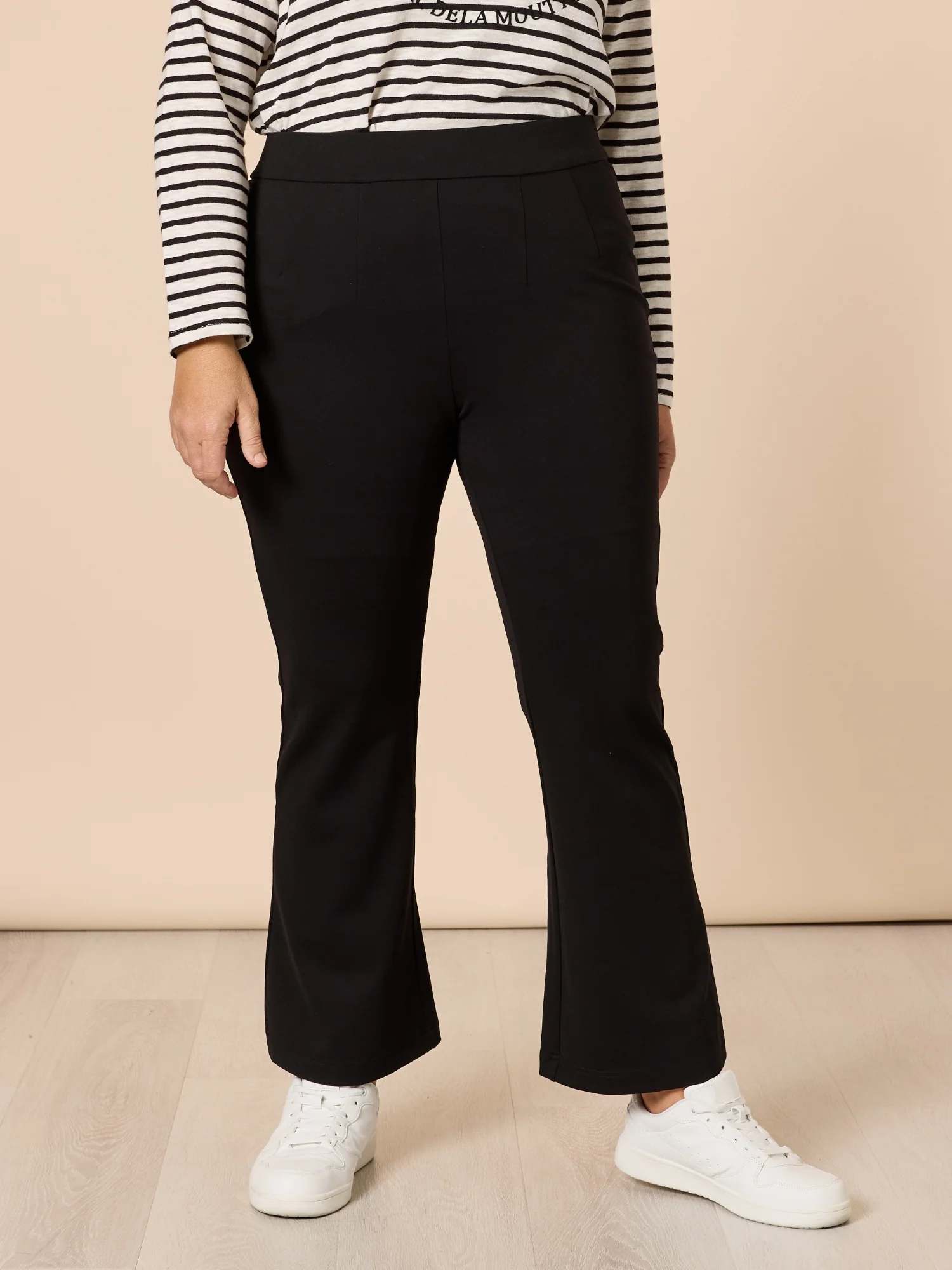 Carla Flare Pant - Black