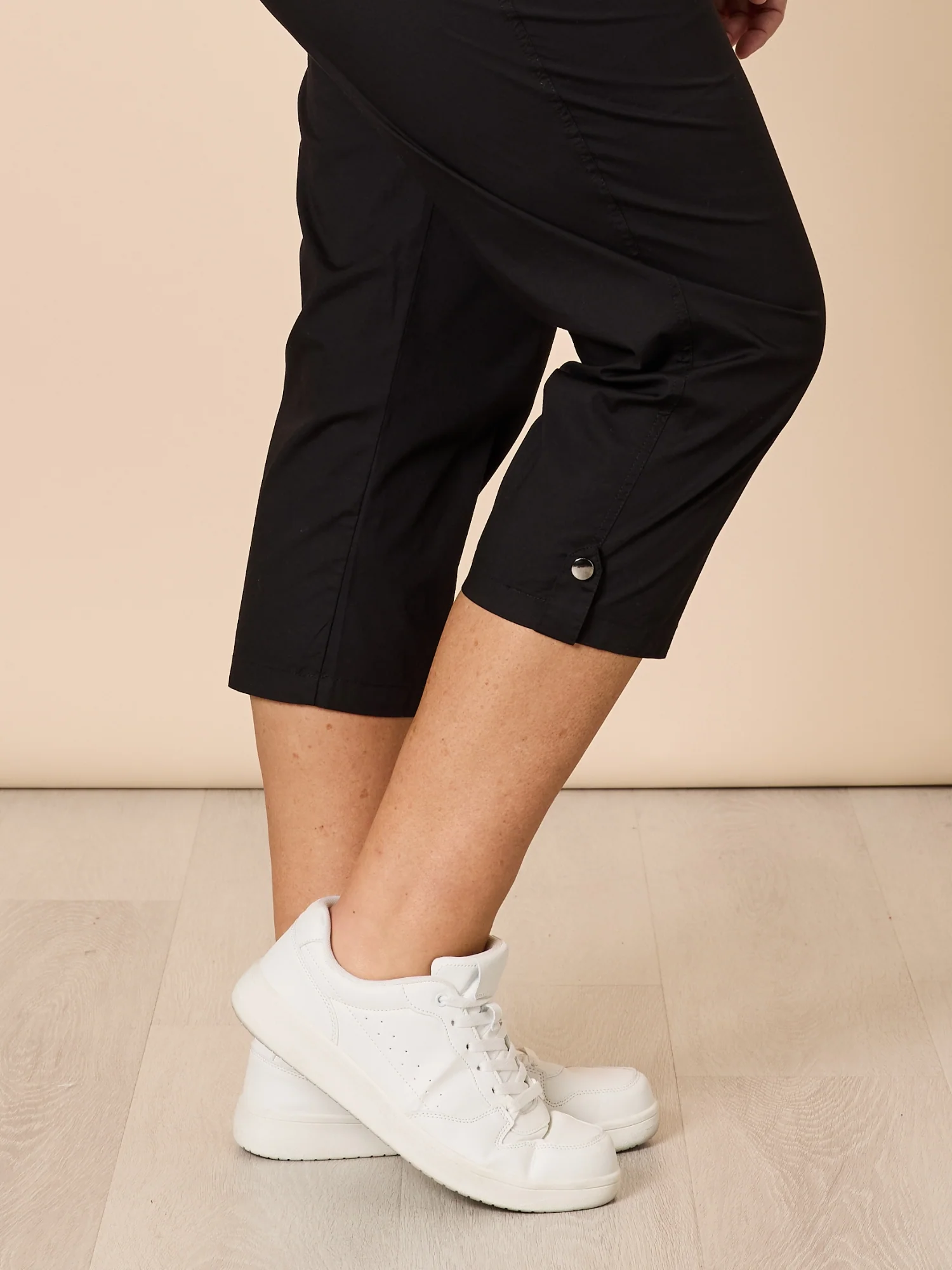 Santorini Cropped Cotton Pant - Black