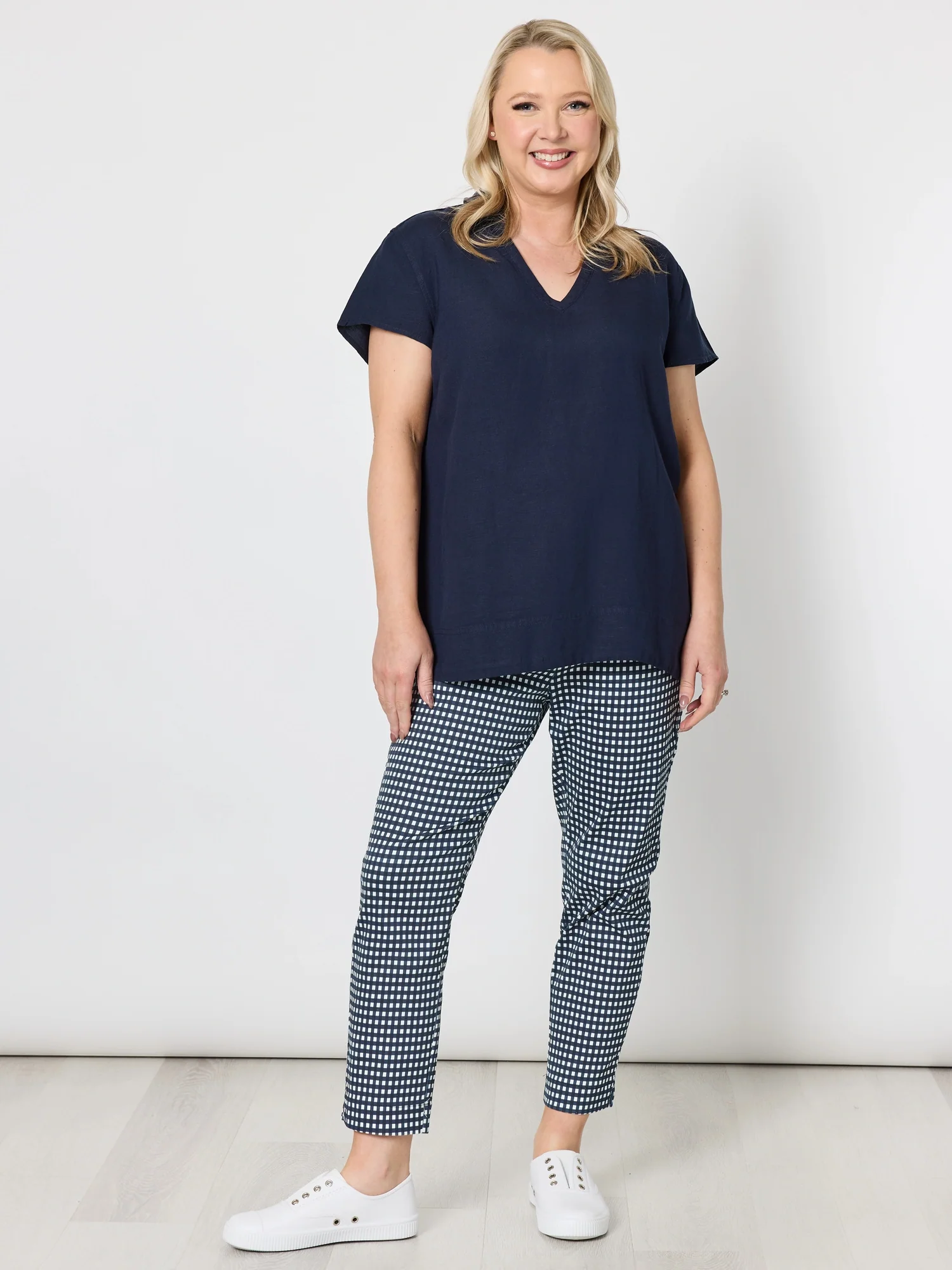 Beau Lino V Neck Top - Navy