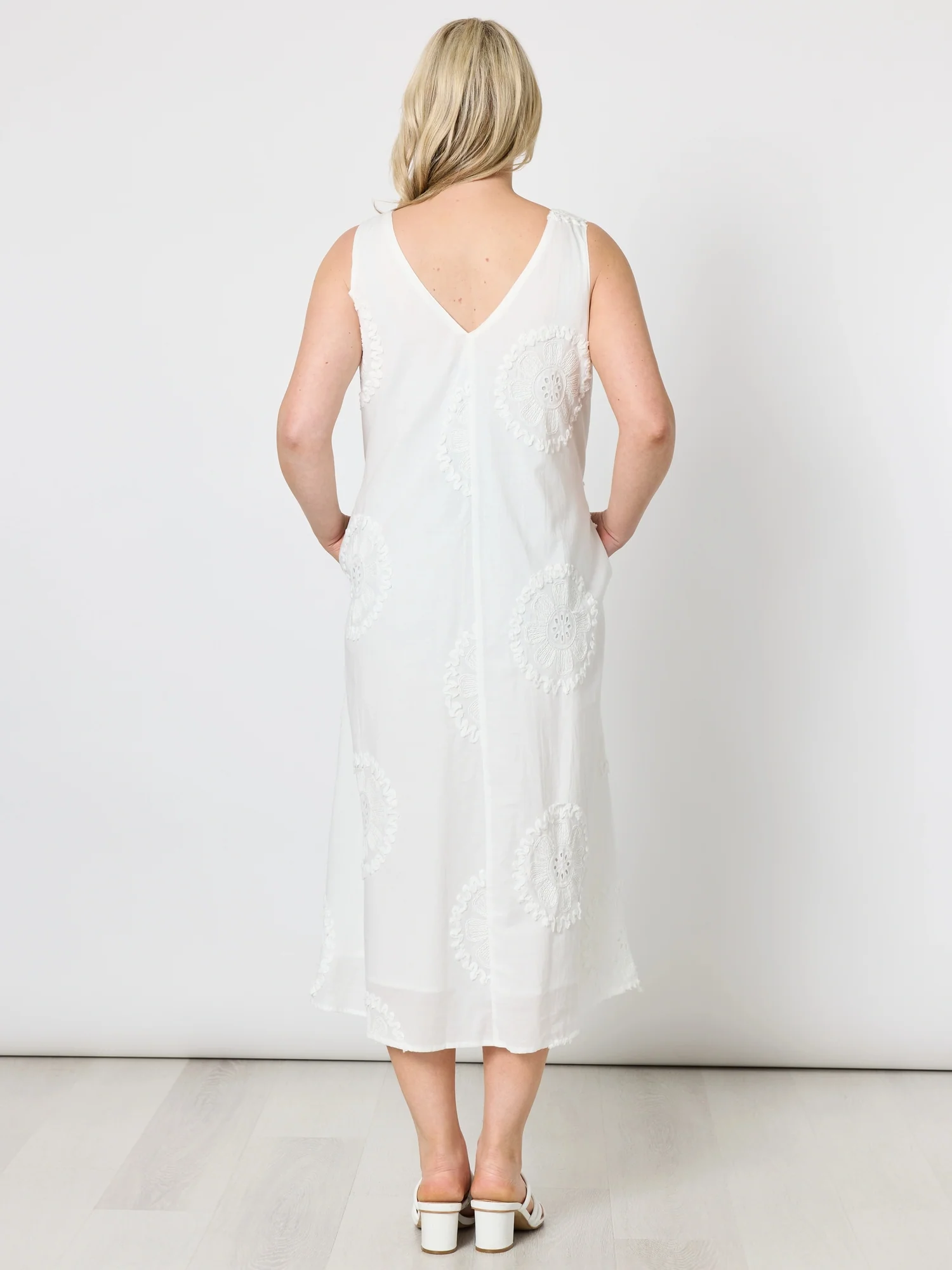 Emanuella Embroidered Sleeveless Dress - White
