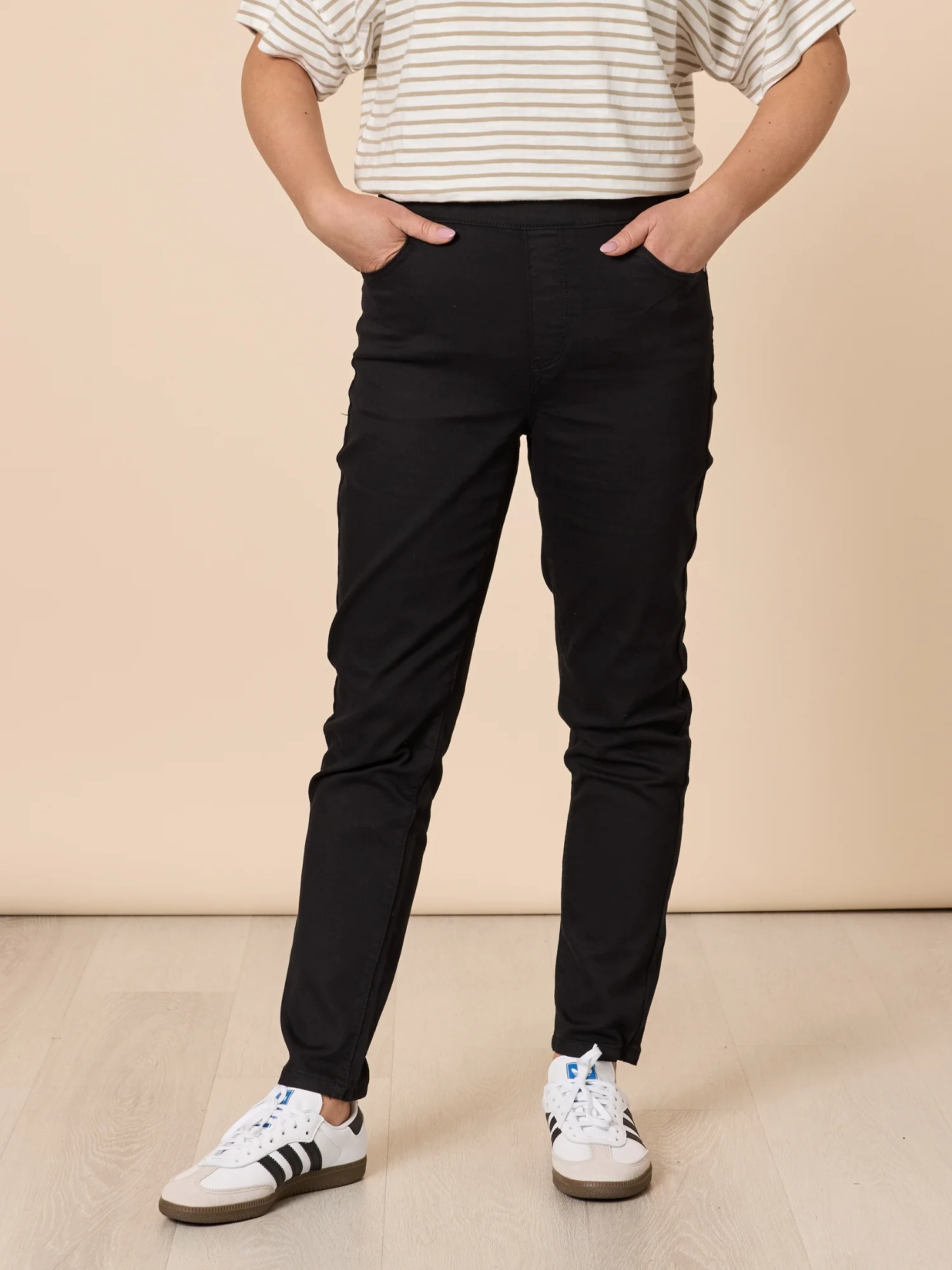 Chicago Slim Leg Jean - Black