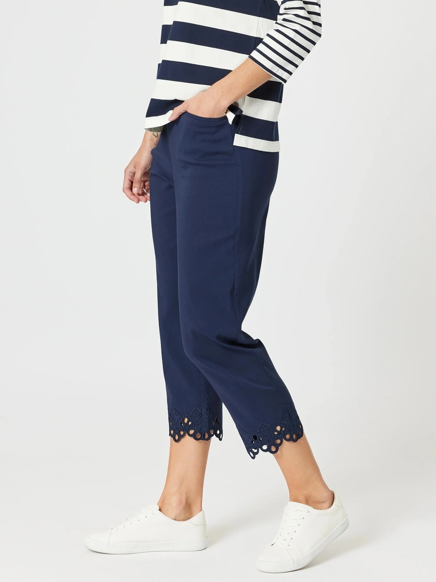 Fleur Embroidered Pant - Navy