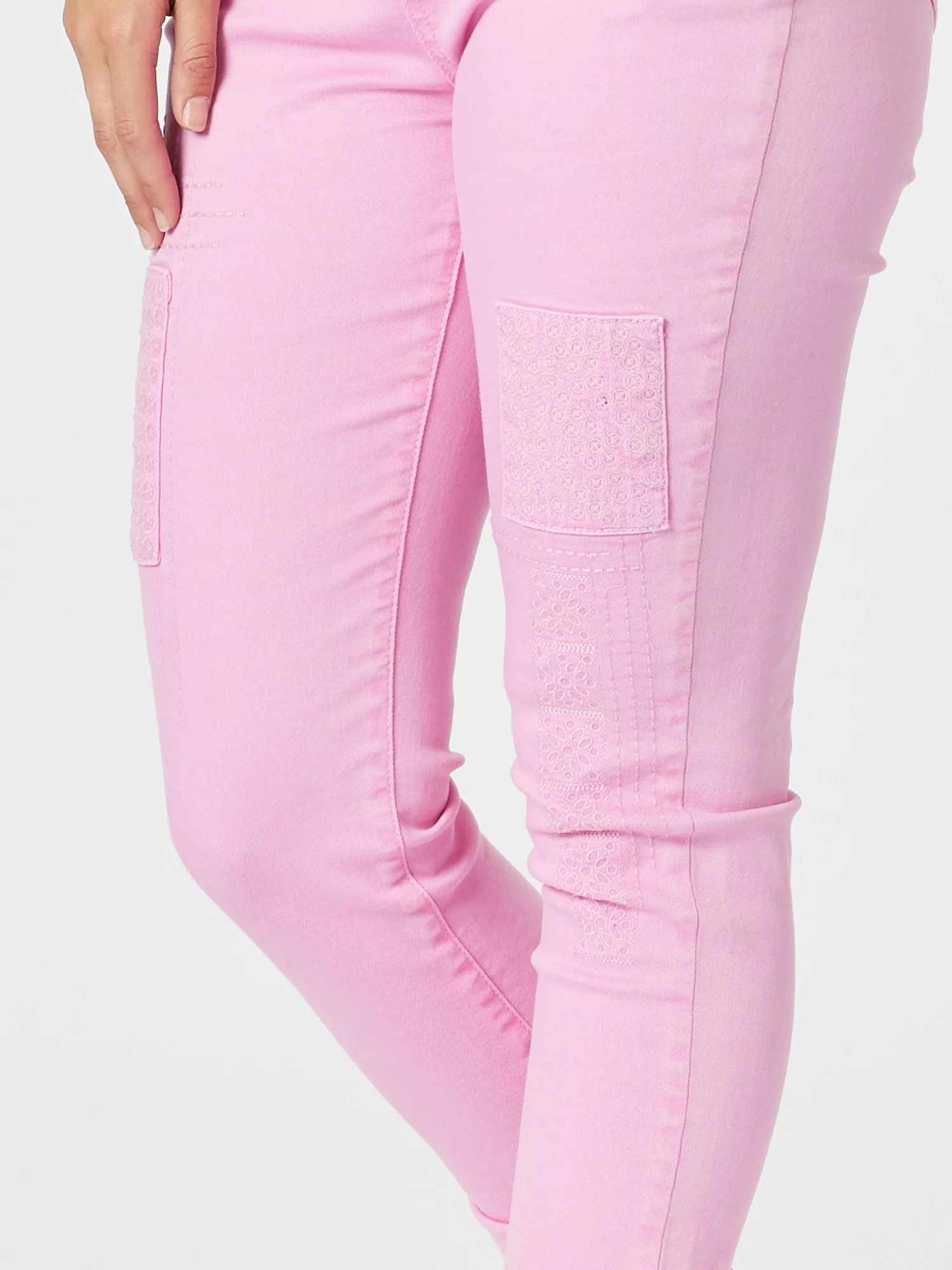 The Embroidered Patch Jean - Flamingo