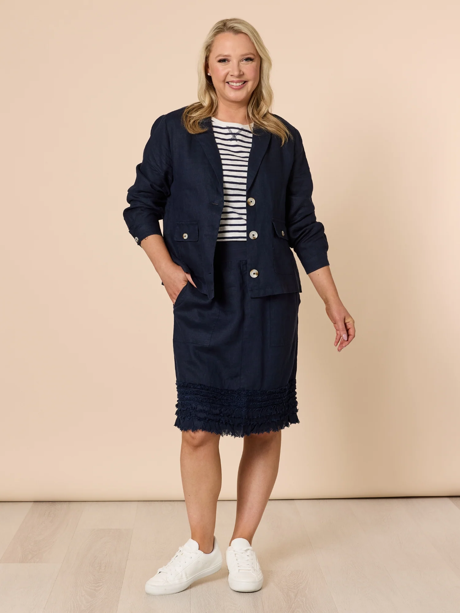 Danielle Linen Cropped Blazer - Navy