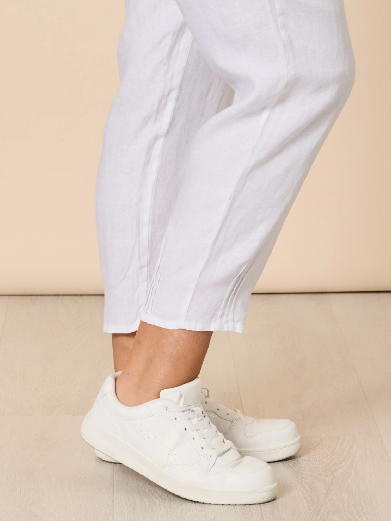 Sarah Linen Pleat Hem Pant - White