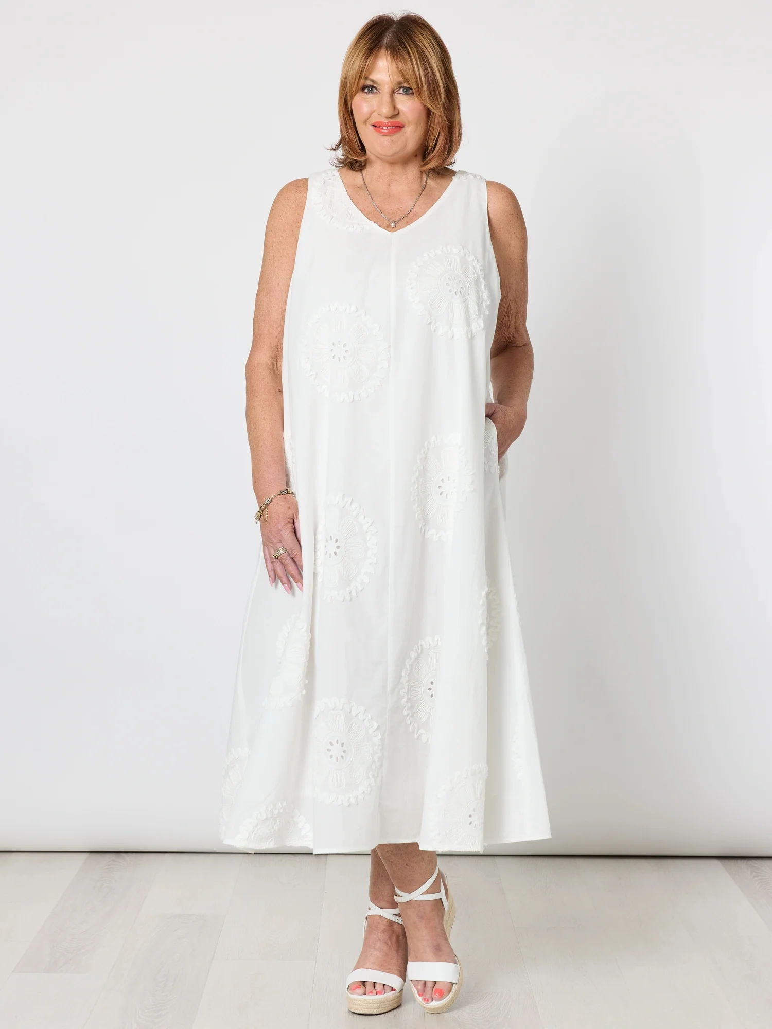 Emanuella Embroidered Sleeveless Dress - White