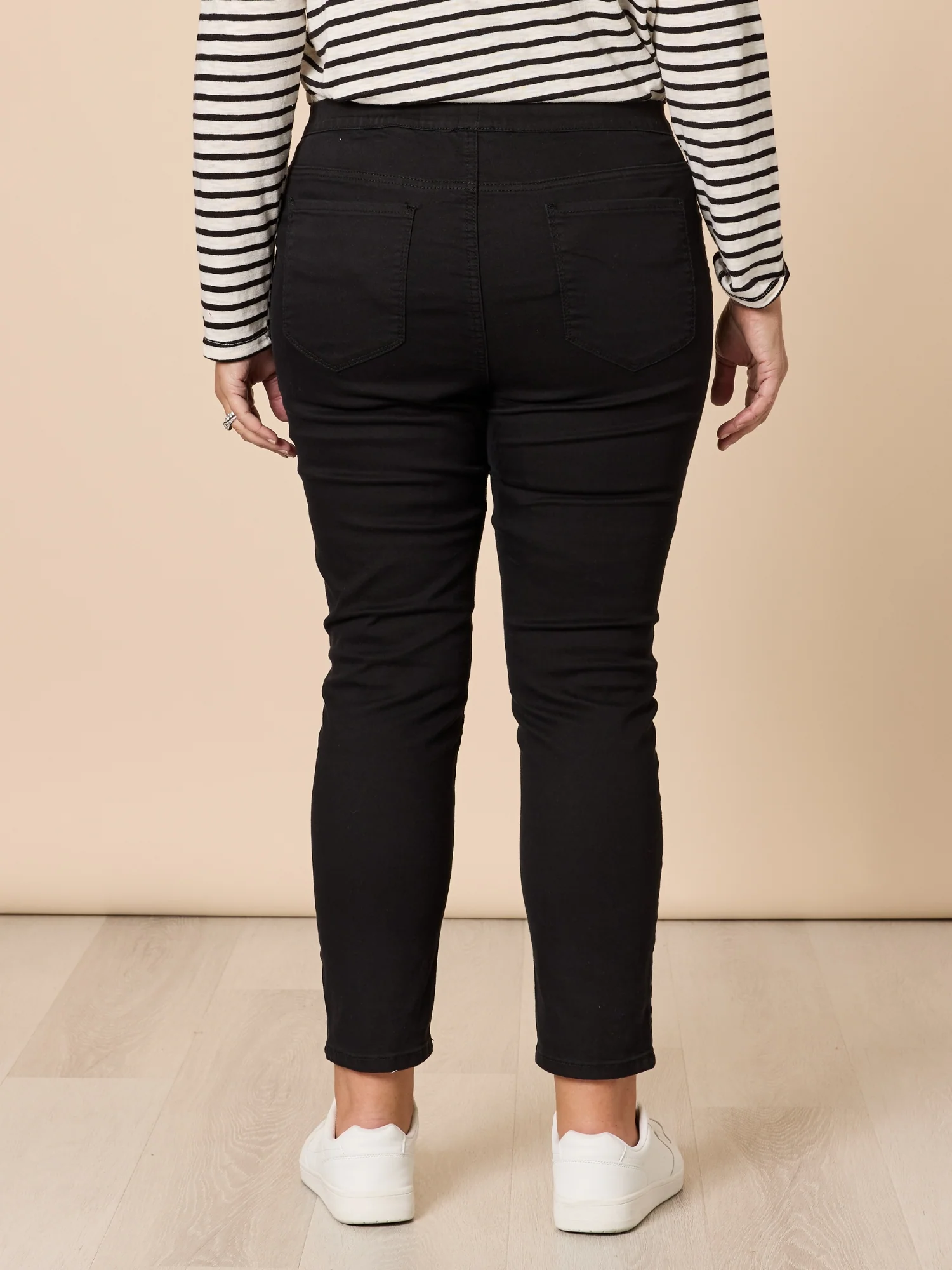 LA Distressed Pull On Stretch Denim Jean - Black